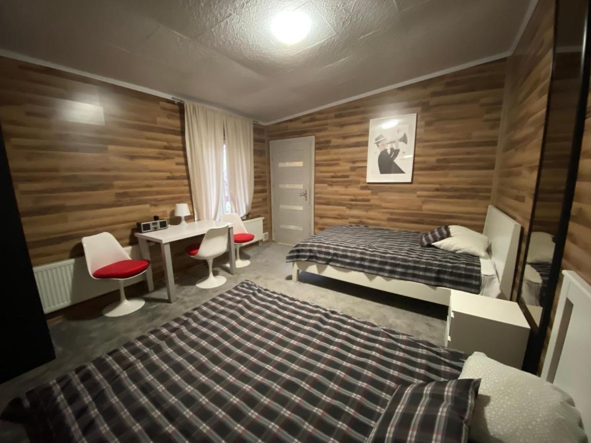 Hostel Piaseczno Piaseczno  Exteriör bild