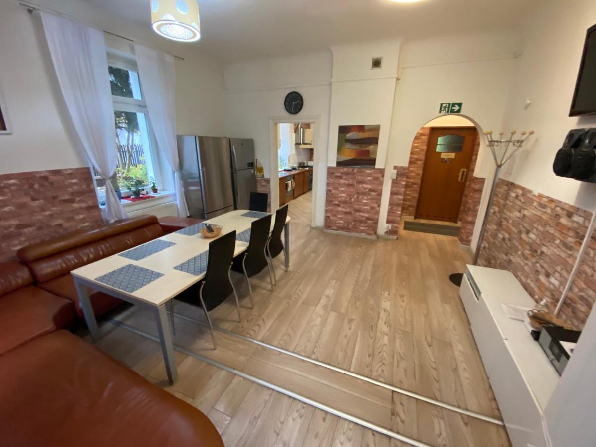 Hostel Piaseczno Piaseczno  Exteriör bild